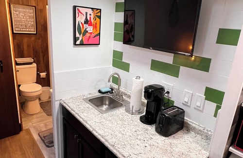 Orlando Apartment | Warm studio near to the airport with AC and WiFi