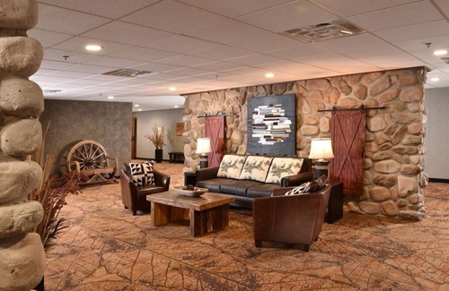 Onalaska Hotel | Warm & Welcoming Stay w/Lake Views! Perfect for All Seasons | 2 Units