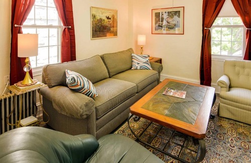 Warren Apartment | Warren Vacation Rental, Walk to Warren Town Beach
