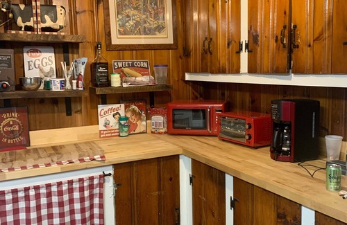 Warwick Cottage | Warwick Creek side Cottage