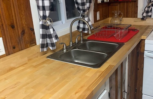 Warwick Cottage | Warwick Creek side Cottage