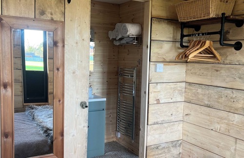 Derbyshire Cabin | Warwick Lodge - Luxury 1 Bed Cabin with Private Hot Tub