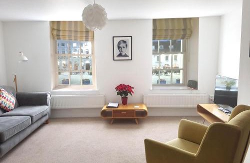 Warwick Town Centre Apartment | Warwick Market Place Apartment