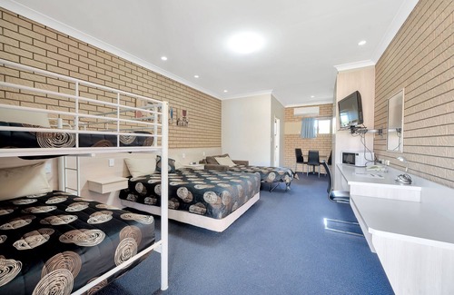 Warwick Hotel | Warwick Settlers Inn