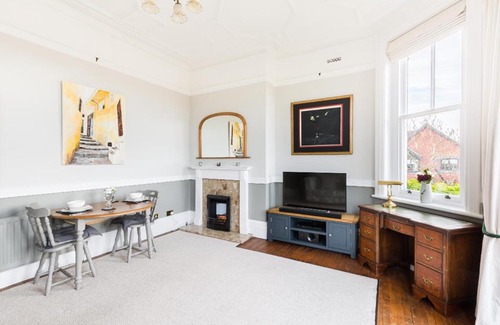 Warwick Apartment | Warwick Victorian Apartment