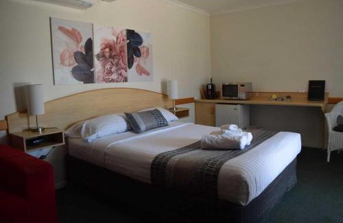 Warwick Hotel | Warwick Vines Motel