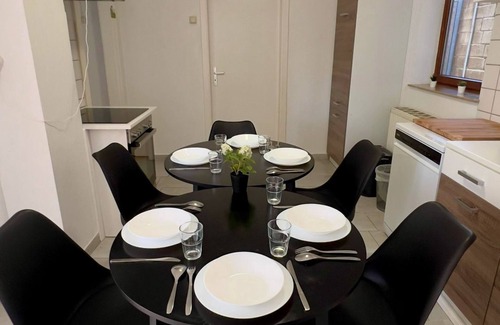 Neumuenster House | Wasbeker Straße 65 W2 - 3 bedrooms with parking space
