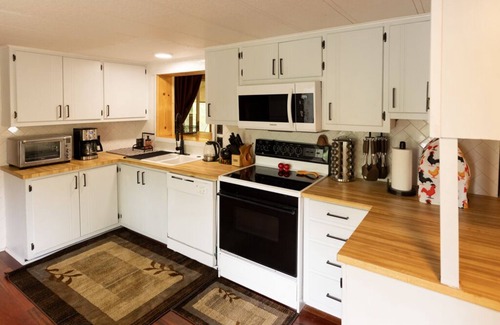 Minong Cabin | Wascott Cabin Tastefully Appointed