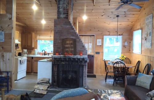 Moriah Center Cottage | Watch Point Cottages/Overlooking historical Lake Champlain/Addison County, fish