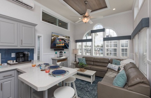 Fleming Island Boat Rental | Watch the magnificent sunsets from Island Life!