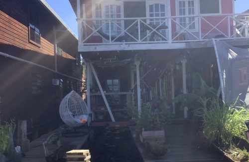 Bocas del Toro Bed & Breakfast | Water caraïbienne house Wabi Sabi influence