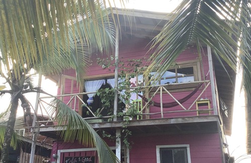 Bocas del Toro Bed & Breakfast | Water caraïbienne house Wabi Sabi influence