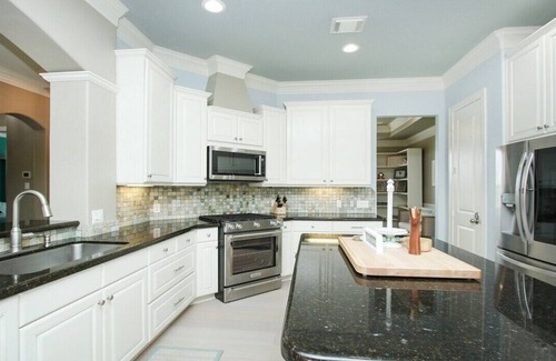 Clear Lake Shores House | Water Front Amazing Views King Bed Walk to Restaurants and night life