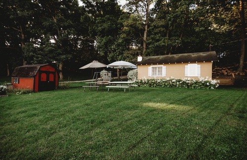 Brimfield Cottage | Water front cottage on beautiful Upper Long Lake