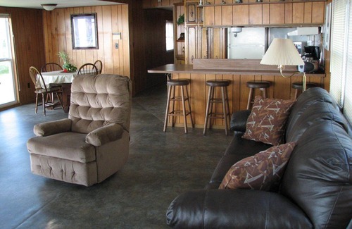 Vickery Cottage | Water Front, Quiet Location, Lake Erie Islands, Marina, Cedar Point
