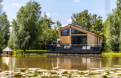Frampton Ski Chalet | Water Lily Lakeside Lodge