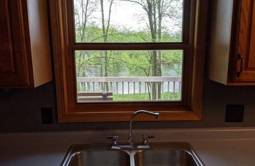Holcombe House | Water-n-Woods River Front Cabin