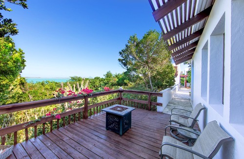 North Caicos Cottage | Water’s Edge Cottage, Bottle Creek, North Caicos