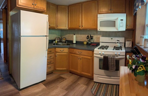 Kendall House | Water’s Edge Cottage