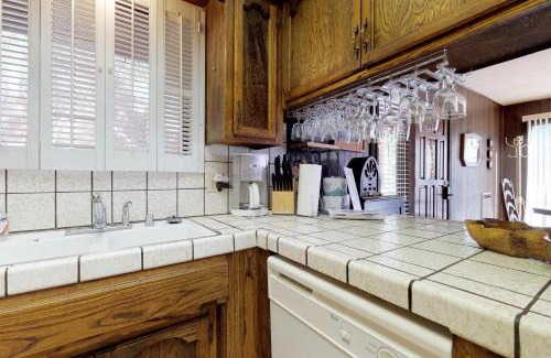 Sierra Cedars House | Water's Edge Retreat