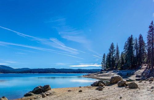 Sierra Cedars House | Water's Edge Retreat