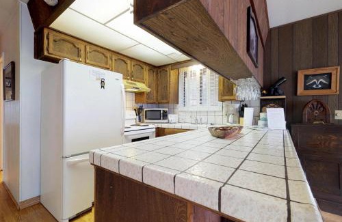 Sierra Cedars House | Water's Edge Retreat