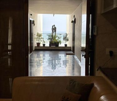 Kanathur Apartment | Water's egde service apartment