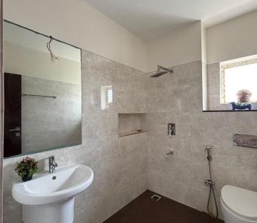 Kanathur Apartment | Water's egde service apartment