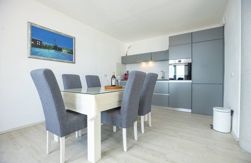 Duce Apartment | Water sport - mountaineer and sandy beach vacation in Croatia