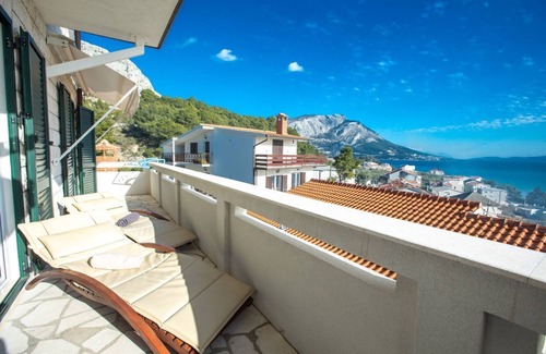 Duce Apartment | Water sport - mountaineer and sandy beach vacation in Croatia