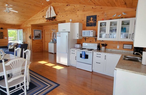 Found Mills Cottage | Water View Cottage With A/C In Quiet Location, Close To Amazing Beaches
