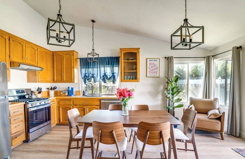 Lake Elsinore House | Water-View Home w/Hot Tub in Lake Elsinore!