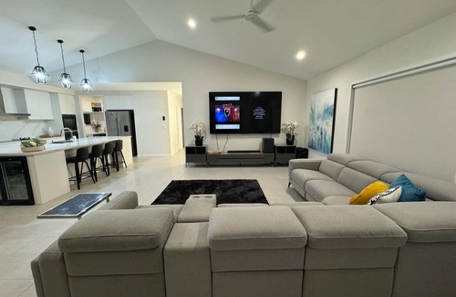 Griffin House | Water Views Executive Level Home