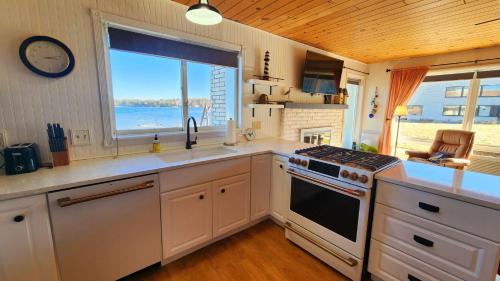 Conway House | Watercolors Retreat on Crooked Lake