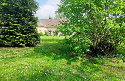 Vieux-Rouen-sur-Bresle Villa | Waterfront villa, barbecue, ideal for families