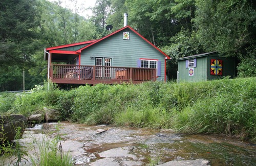 Hendersonville Cabin | Waterfall Cabin, Hot Tub, WiFi, Fireplace & Fire Pit, Fenced Yard, Pets ok.