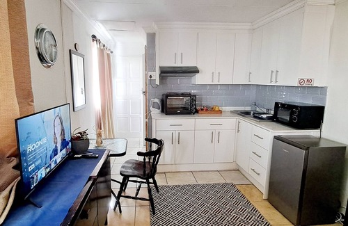 Woodmead Apartment | Waterfall City Guest Lodge, Johannesburg - Queen Garden Unit