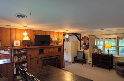 Bristol Hills House | Waterfall Retreat: Hot Tub, Pickleball, Fire Pits