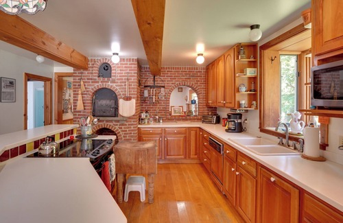 Hollowville House | Waterfalls and Trails at 'The Mills At Green Hole'