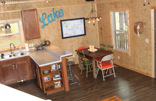 Milledgeville Cabin | 💦🏡⚓ Waterfont, Rustic, Cabin with Kayak Access- in Perfect Location!