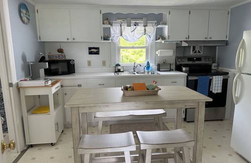Deep Hole Cottage | Waterfowl Watch Cottage - Chincoteague Island Quiet area,bikes,Julycancellation