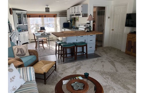 Gloucester Apartment | WATERFRONT 1BDRM SPACIOUS STUDIO APARTMENT