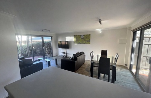 Lakes Entrance Apartment | Waterfront 2-bedroom apartment with WiFi, AC in Lakes Entrance