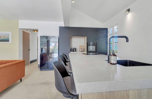 Tera Kora Apartment | Waterfront 2-BR Oasis with dock – Near Beaches, Stunning Views & Relaxing Vibes!