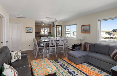Seaside Heights Villa | WATERFRONT 2ndFl Sky Villa w Full Itinerary ON-SITE Jacuzzi, kayak, Arcade, Dock