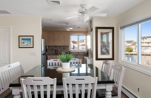 Seaside Heights Villa | WATERFRONT 2ndFl Sky Villa w Full Itinerary ON-SITE Jacuzzi, kayak, Arcade, Dock