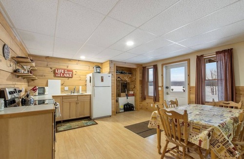 Pittsburg Apartment | Waterfront 3BR Close ATV Access Trails