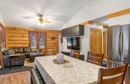 Pittsburg Apartment | Waterfront 3BR Close ATV Access Trails