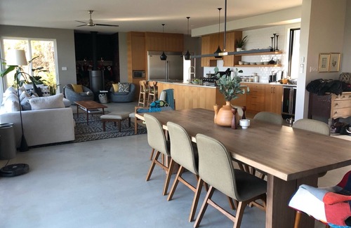 Picton House | Waterfront 4-bedroom house near Sandbanks in Prince Edward