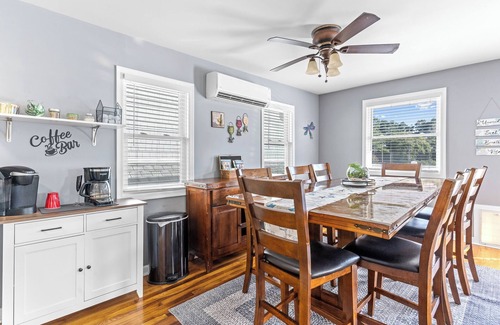 Berlin House | Waterfront 4BR w/Dock & Kids’ Rec Room
